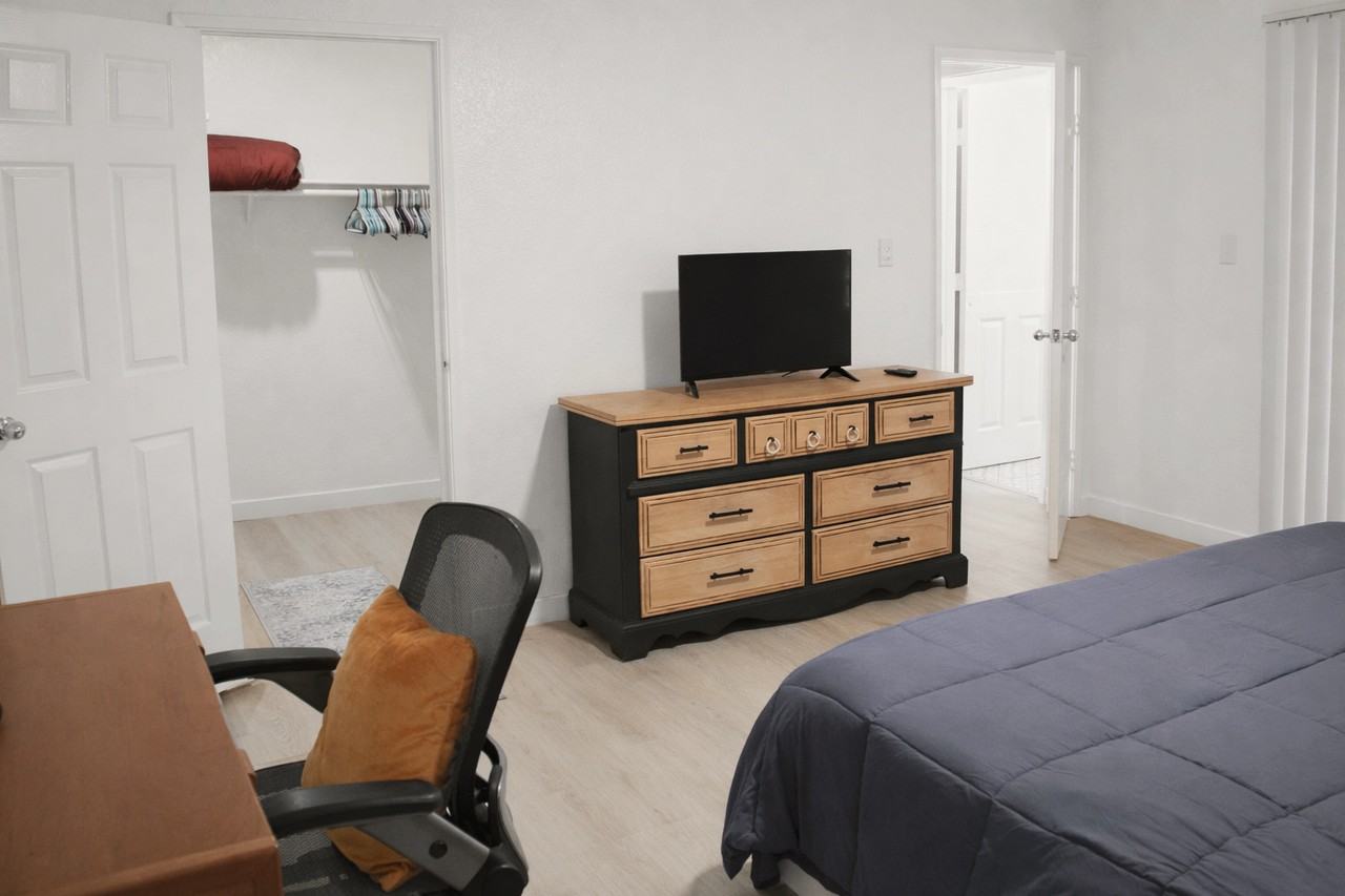 5054 S Rainbow Blvd #105 - Photo 6 of 27