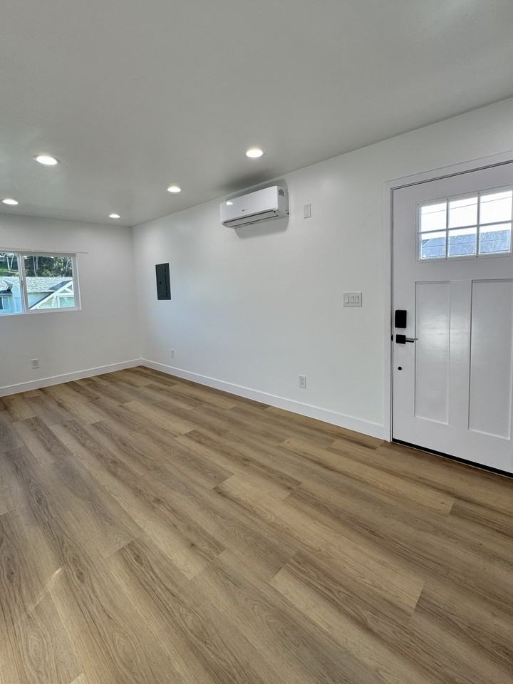 1560 San Altos Pl #1 - Photo 6 of 26