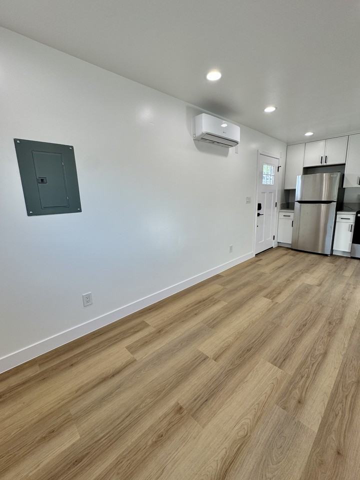 1560 San Altos Pl #1 - Photo 7 of 26