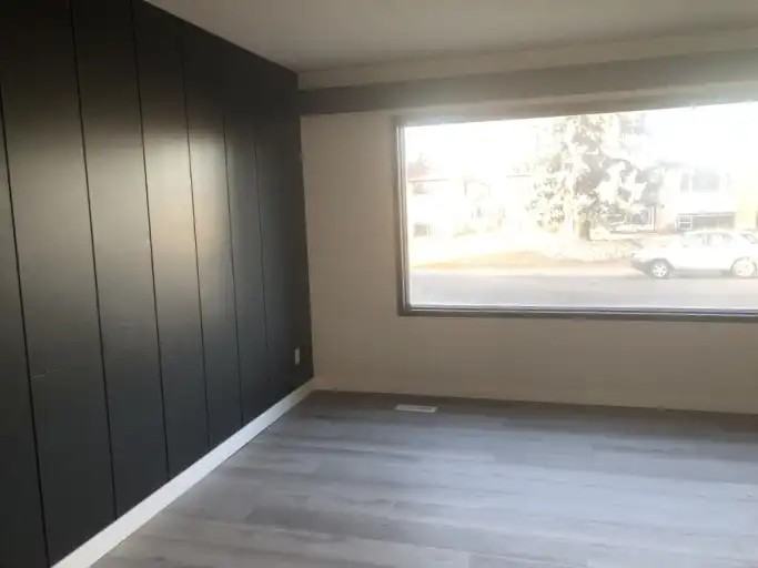 7311 79 Ave Nw - Photo 5 of 11