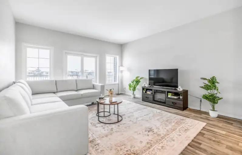 119 Rowntree Ave - Photo 2 of 12