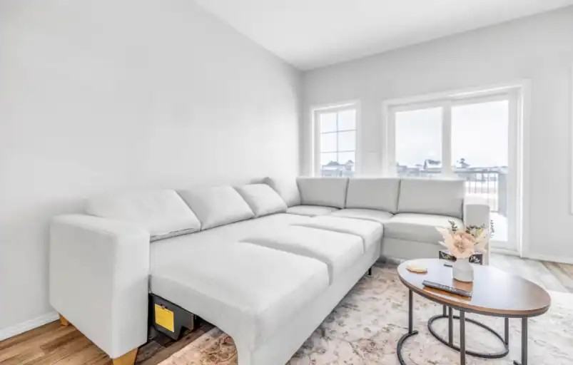 119 Rowntree Ave - Photo 3 of 12