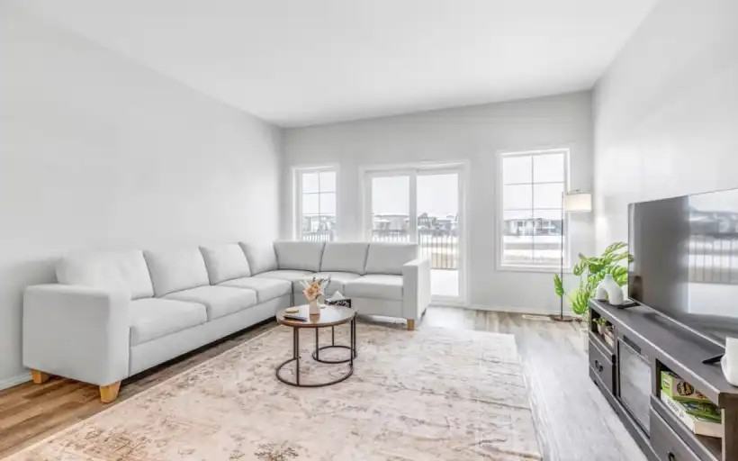 119 Rowntree Ave - Photo 4 of 12