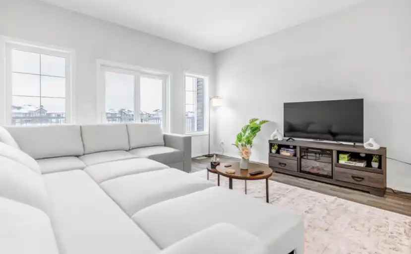 119 Rowntree Ave - Photo 5 of 12