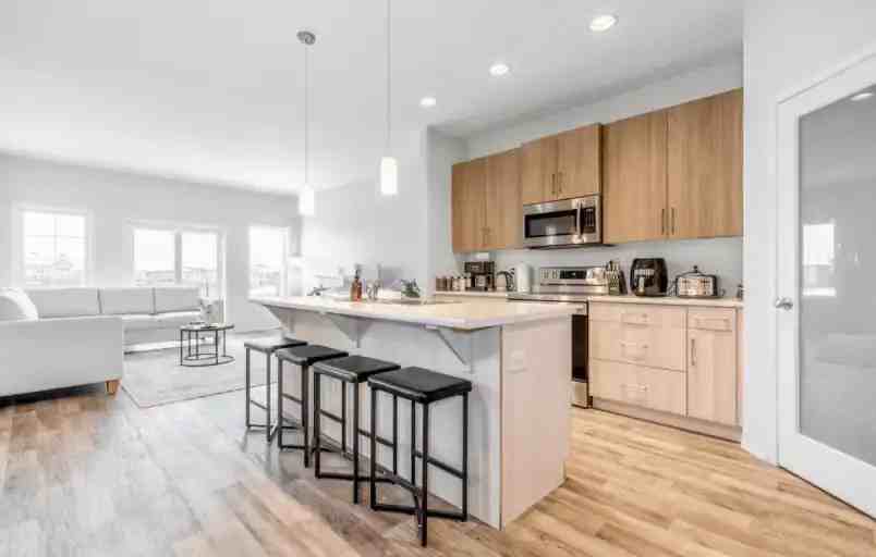 119 Rowntree Ave - Photo 7 of 12