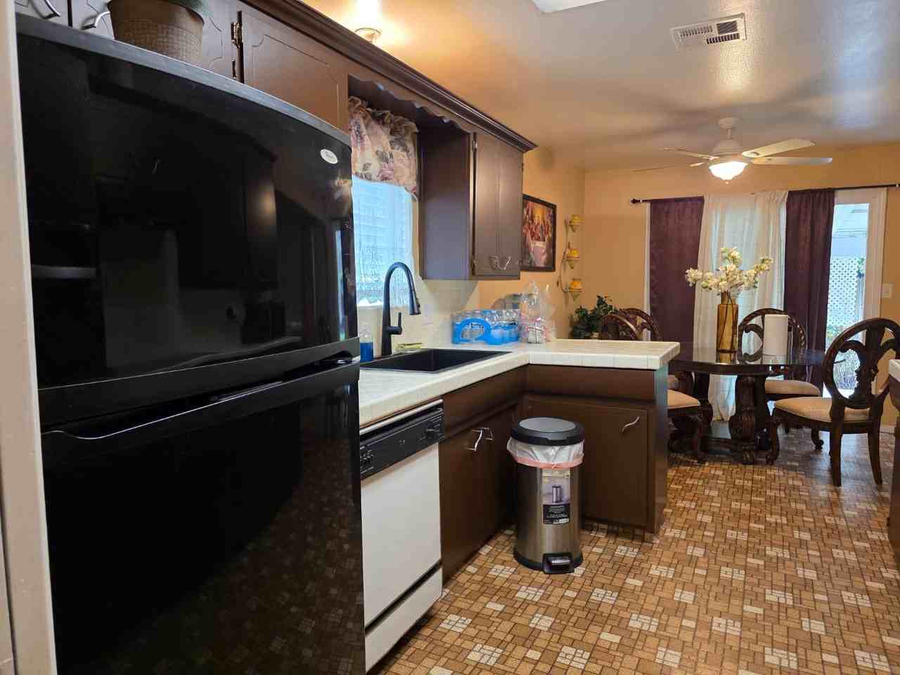 2217 Colonial Ct - Photo 6 of 13