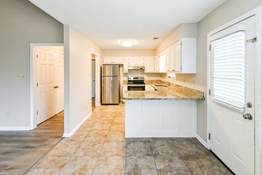 2811 Maryland Cir E - Photo 6 of 17