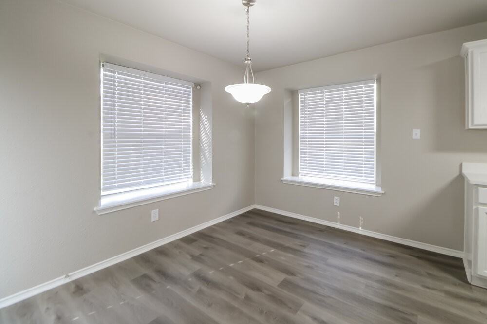 15524 Sarahs Creek Dr - Photo 7 of 17