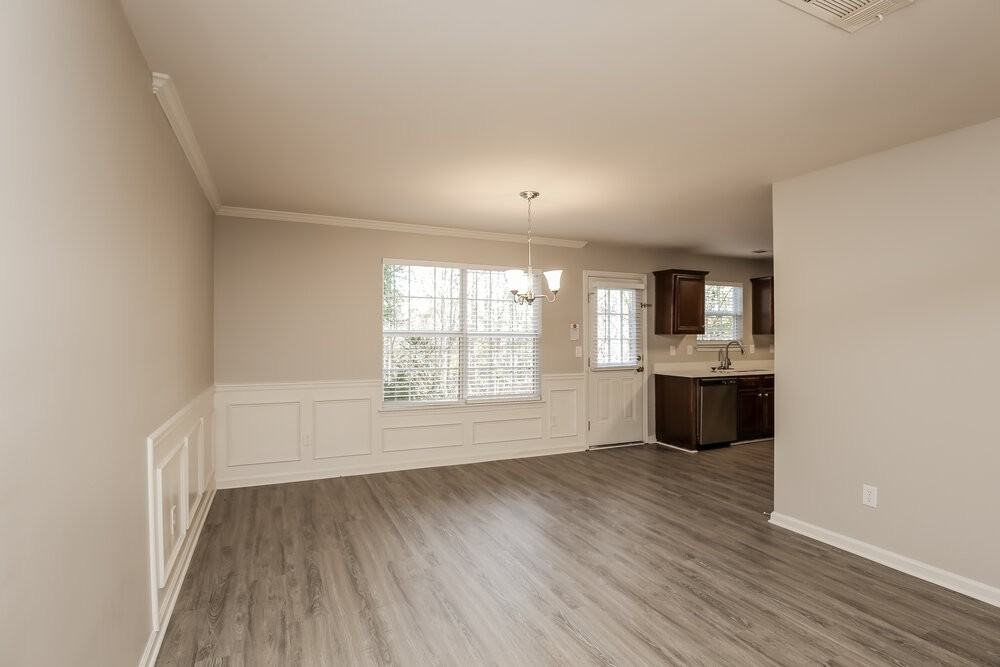 414 Hidden Creek Ct - Photo 7 of 17