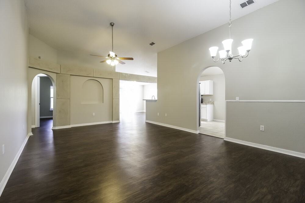 11821 Pethrick Dr - Photo 3 of 14