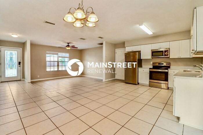 2258 Village Ct - Photo 3 of 15