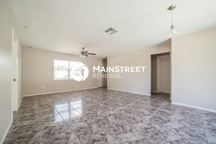 2285 Kent St Ne - Photo 3 of 15