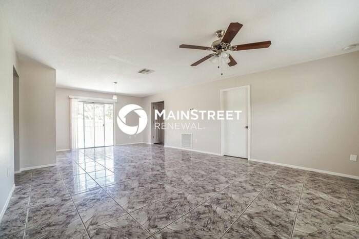 2285 Kent St Ne - Photo 4 of 15