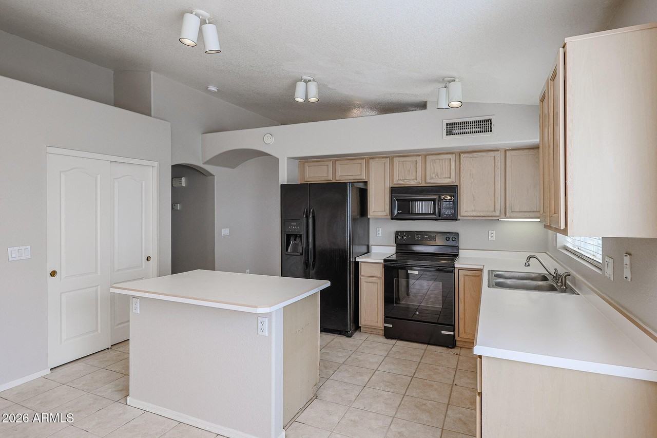 11517 W Gecko Ct - Photo 6 of 28