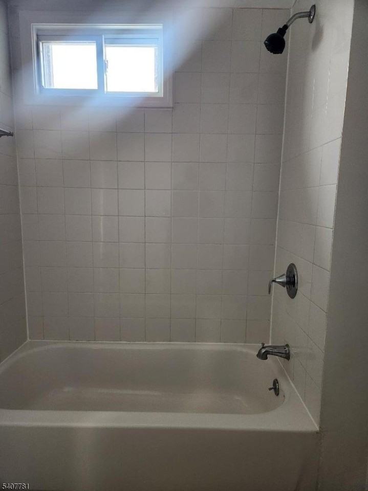 97 Schuyler Ave #3 - Photo 4 of 6