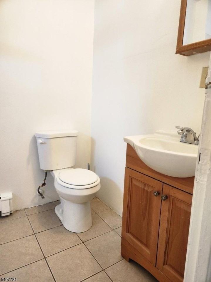 97 Schuyler Ave #3 - Photo 5 of 6