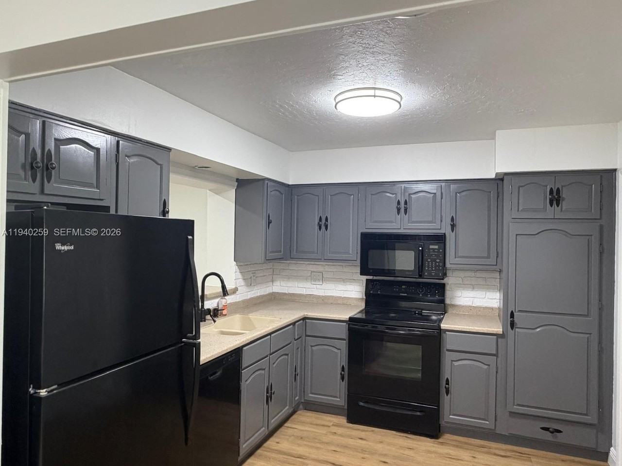 238 Se 3rd St - Photo 7 of 15