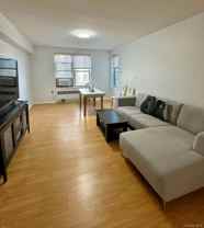 4240 Bowne St Apt 3l #3L - Photo 1 of 1