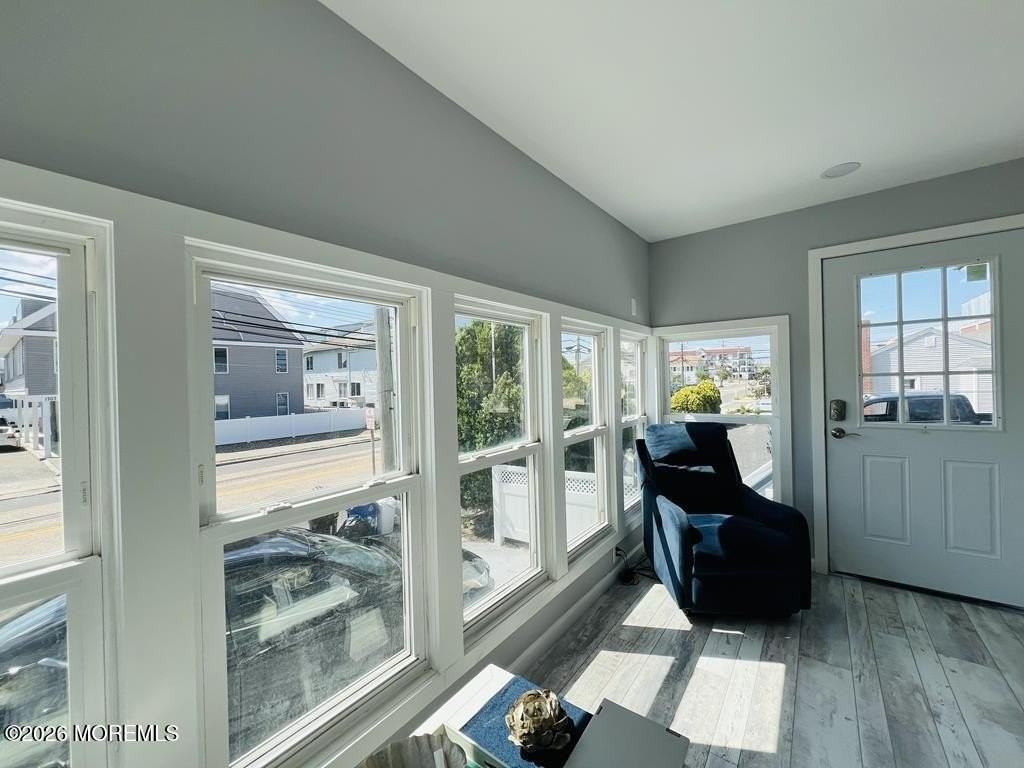 1704 Boulevard - Photo 3 of 21