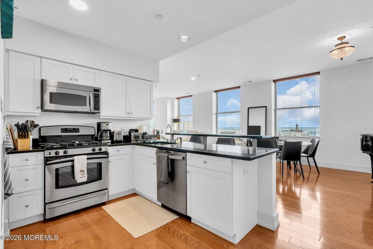 501 Grand Ave Apt 6b #6B - Photo 4 of 18