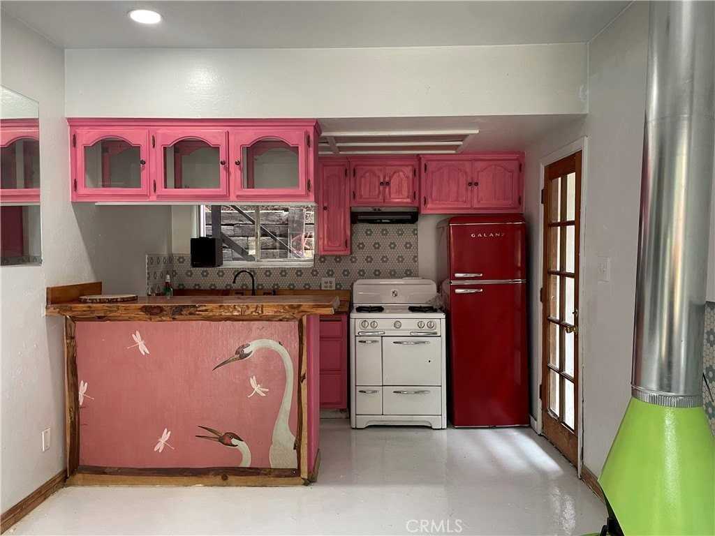 925 Fern Dr - Photo 4 of 32