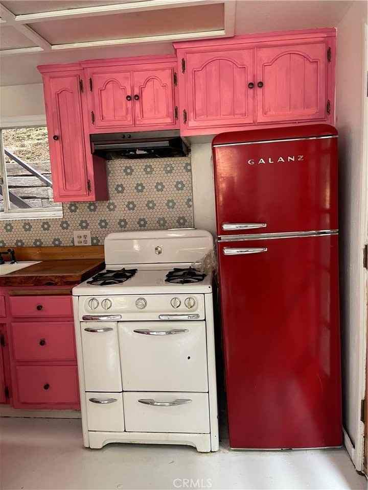 925 Fern Dr - Photo 5 of 32