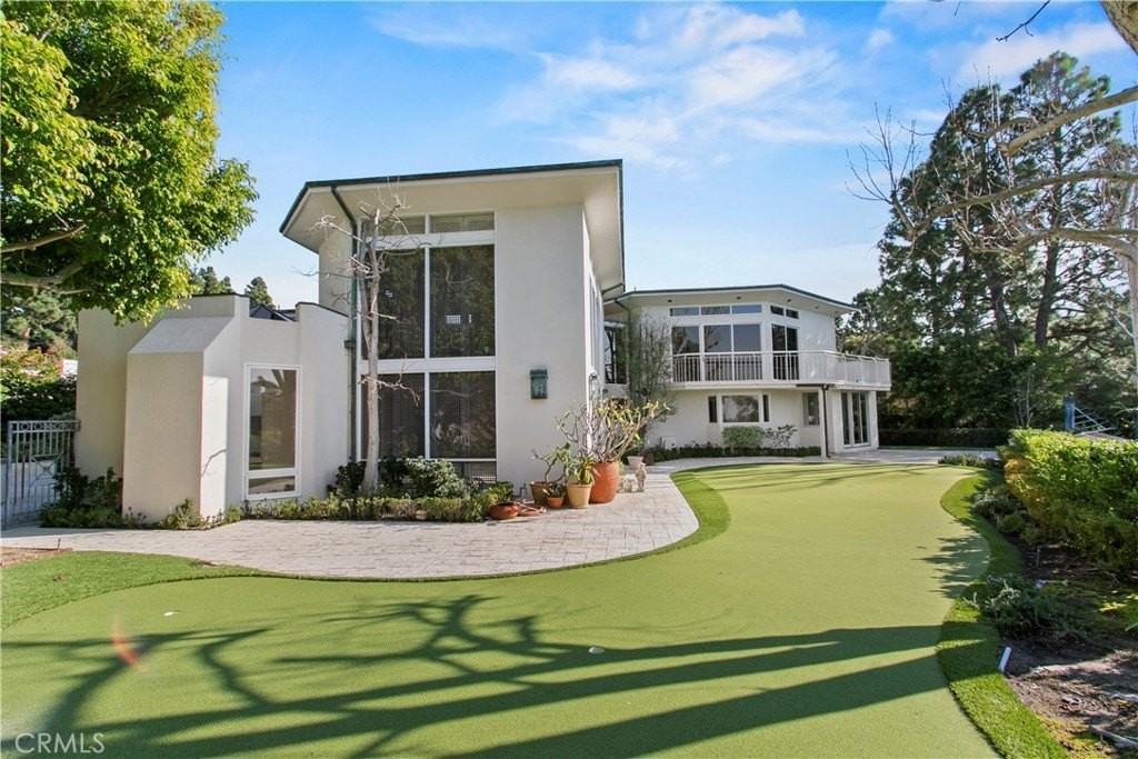 2 Inverness Ln - Photo 2 of 26