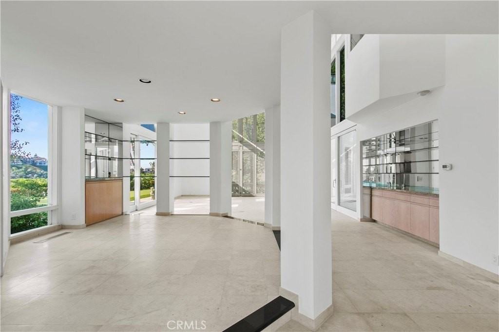 2 Inverness Ln - Photo 7 of 26