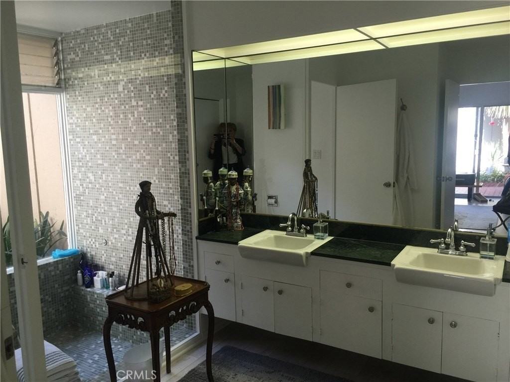 1510 Westcliff Dr #1 - Photo 5 of 6