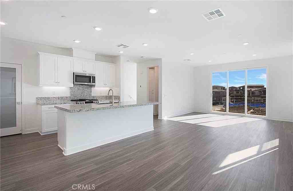 253 Carmona - Photo 3 of 14