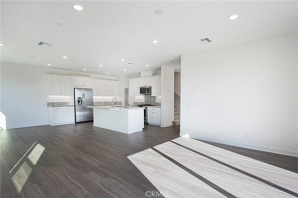 253 Carmona - Photo 4 of 14