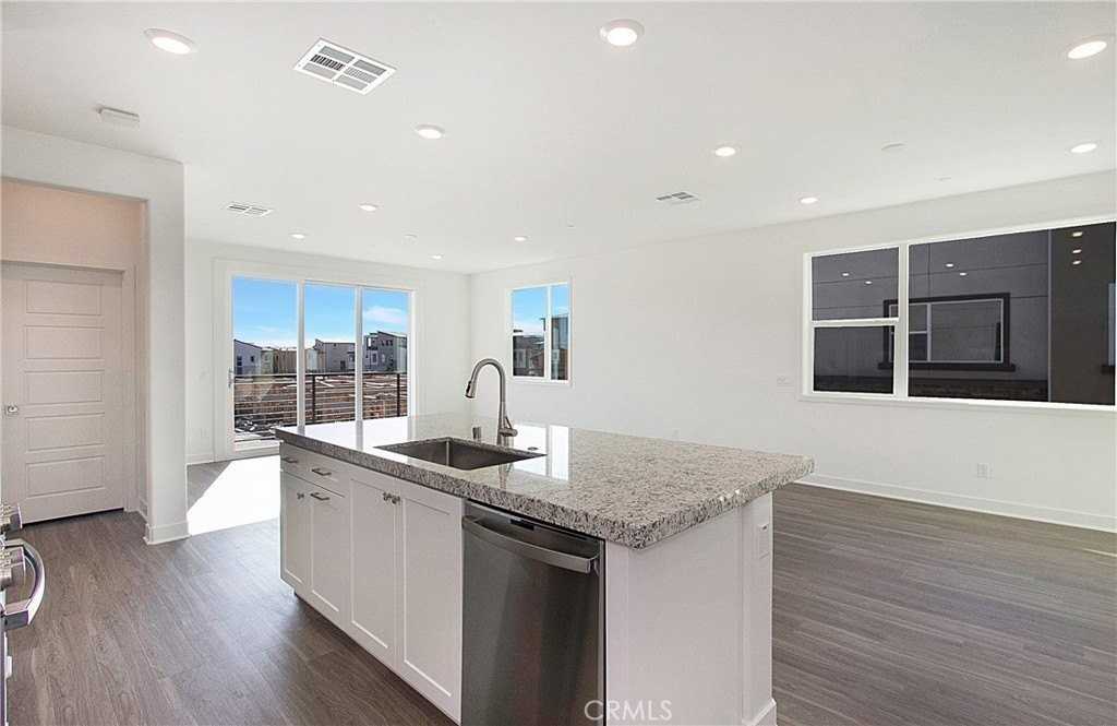 253 Carmona - Photo 5 of 14