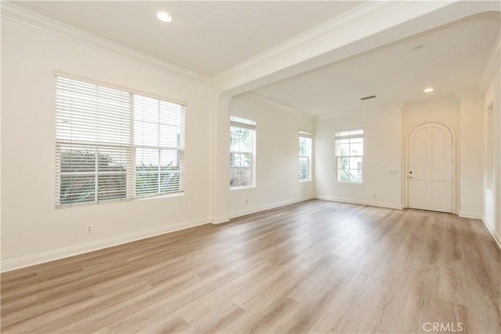 32 Sebastian - Photo 5 of 41