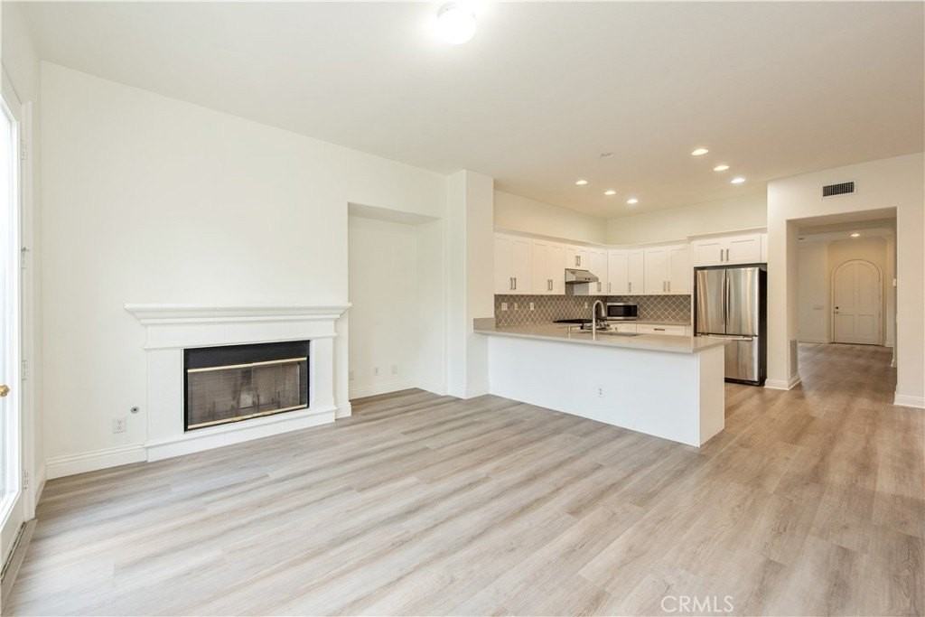 32 Sebastian - Photo 6 of 41