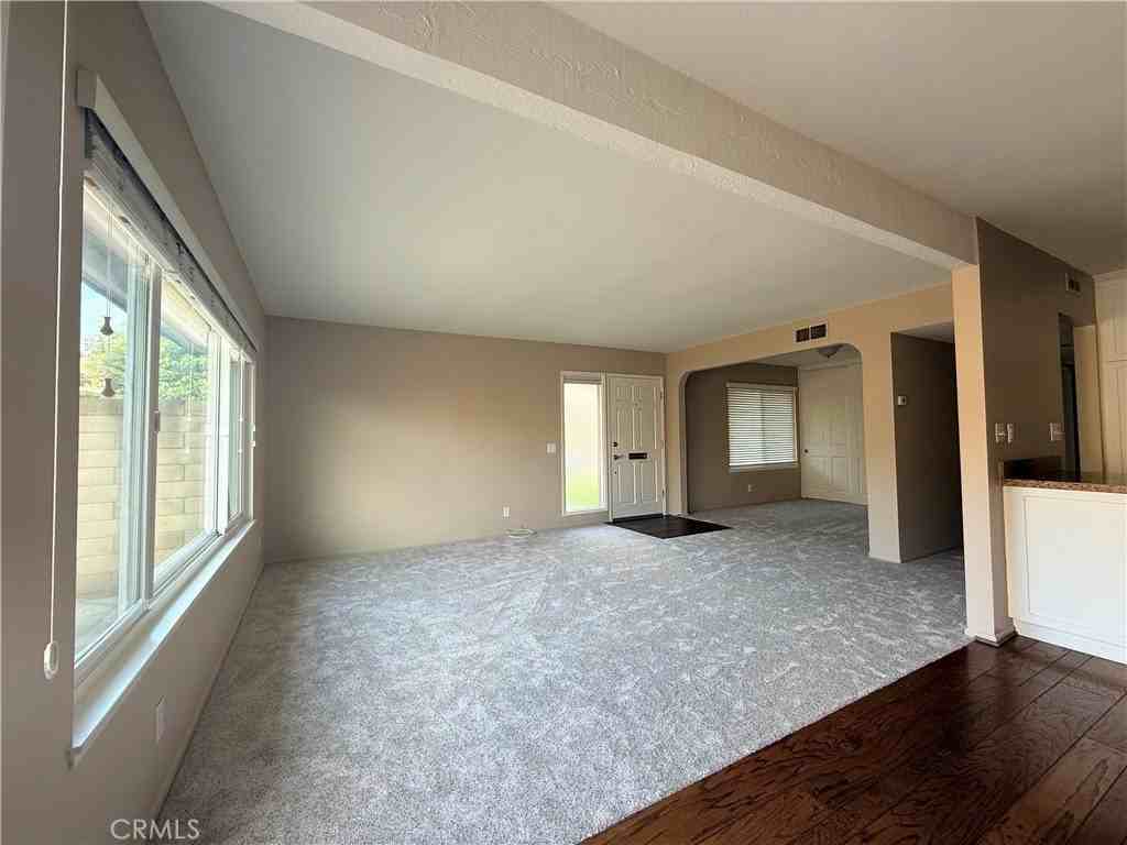 18246 Big Ben Ct - Photo 6 of 35