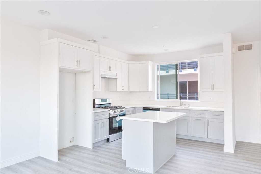 14622 Vanowen St - Photo 2 of 17