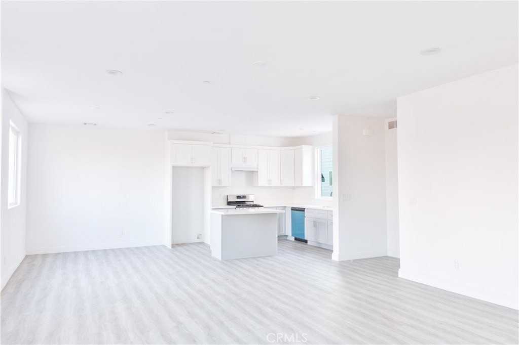 14622 Vanowen St - Photo 3 of 17