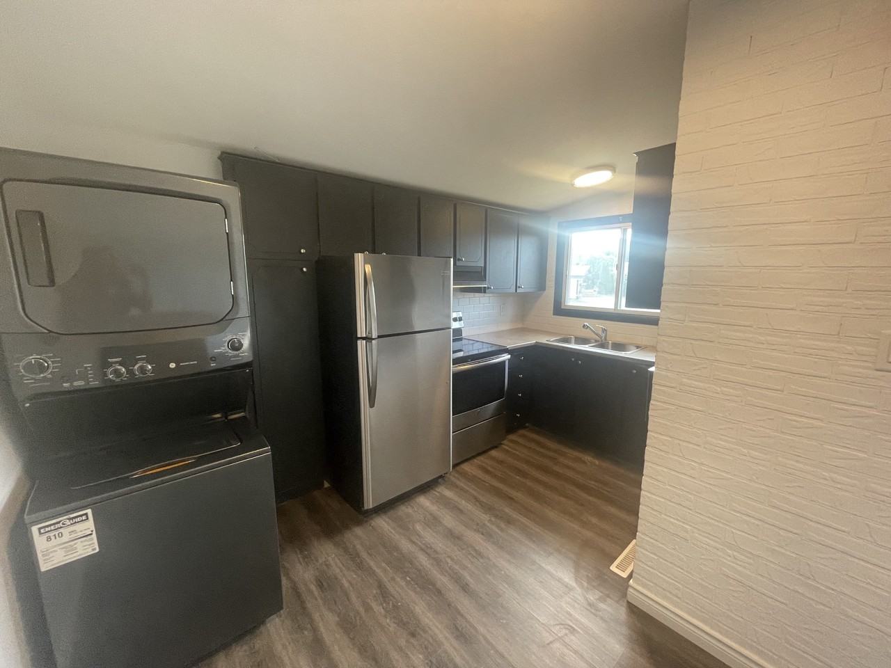 39 Lawfield Drive - Upper - Photo 2 of 18