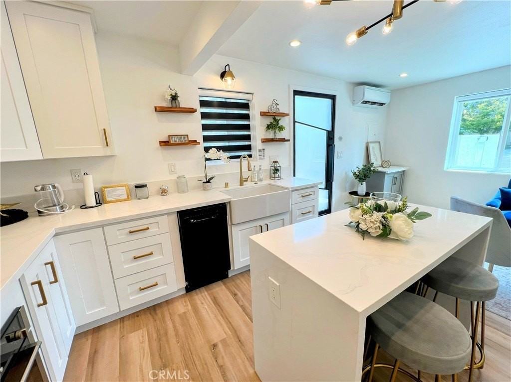 5311 Lockhurst Dr - Photo 4 of 16