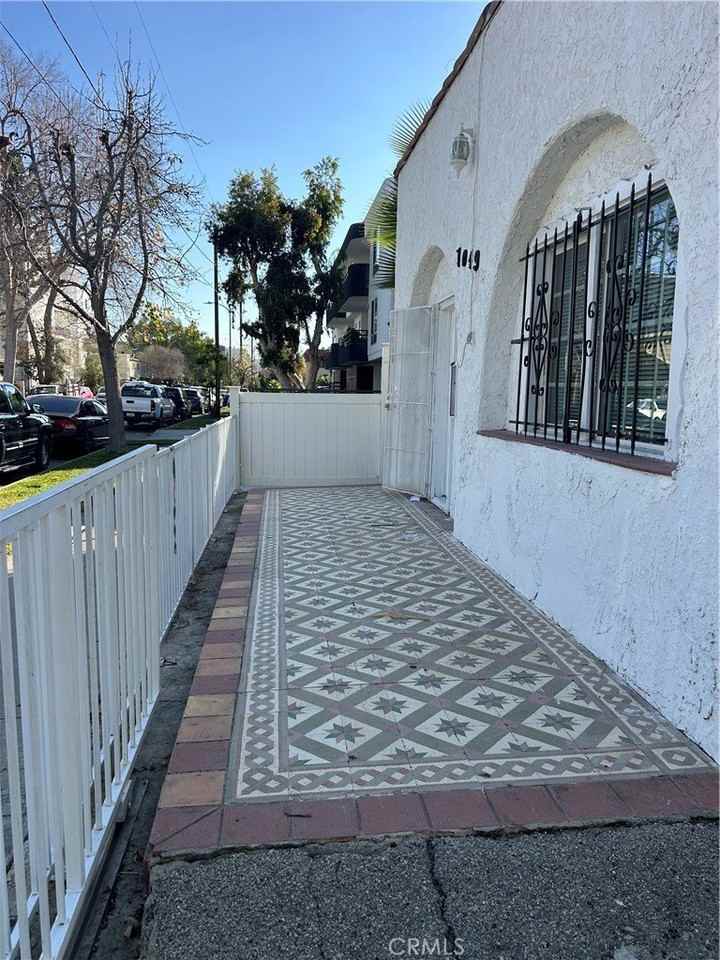 7049 Alabama Ave - Photo 2 of 15