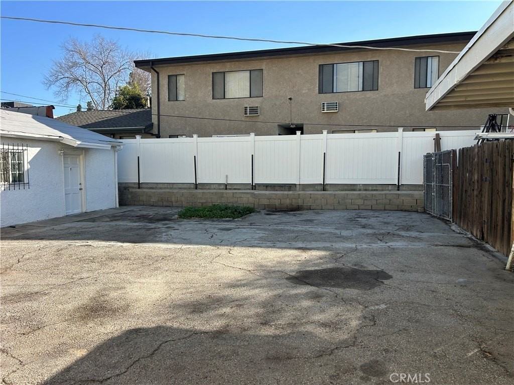 7049 Alabama Ave - Photo 5 of 15