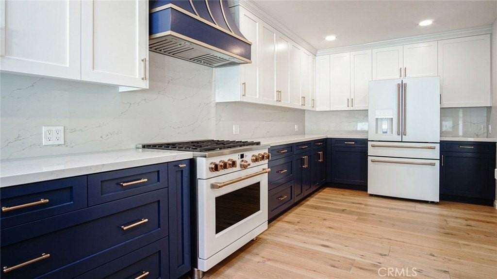 11165 Valley Spring Ln - Photo 4 of 44