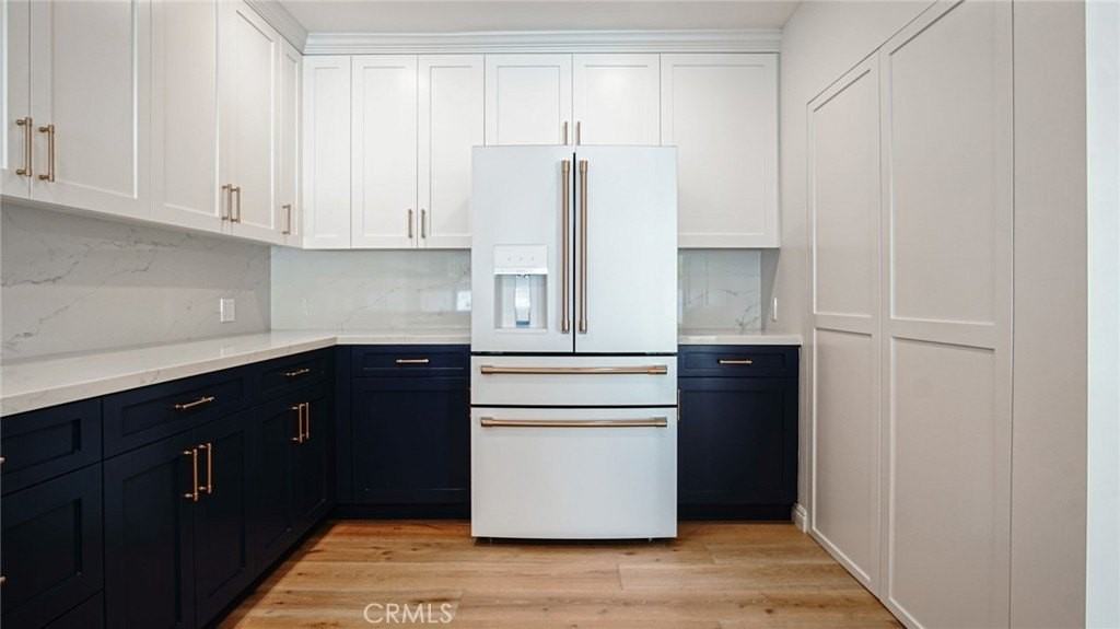 11165 Valley Spring Ln - Photo 6 of 44