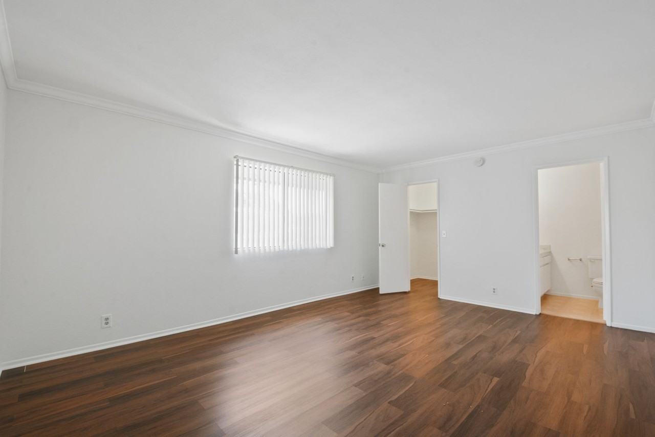 1673 E Kingsley Ave #D - Photo 3 of 11