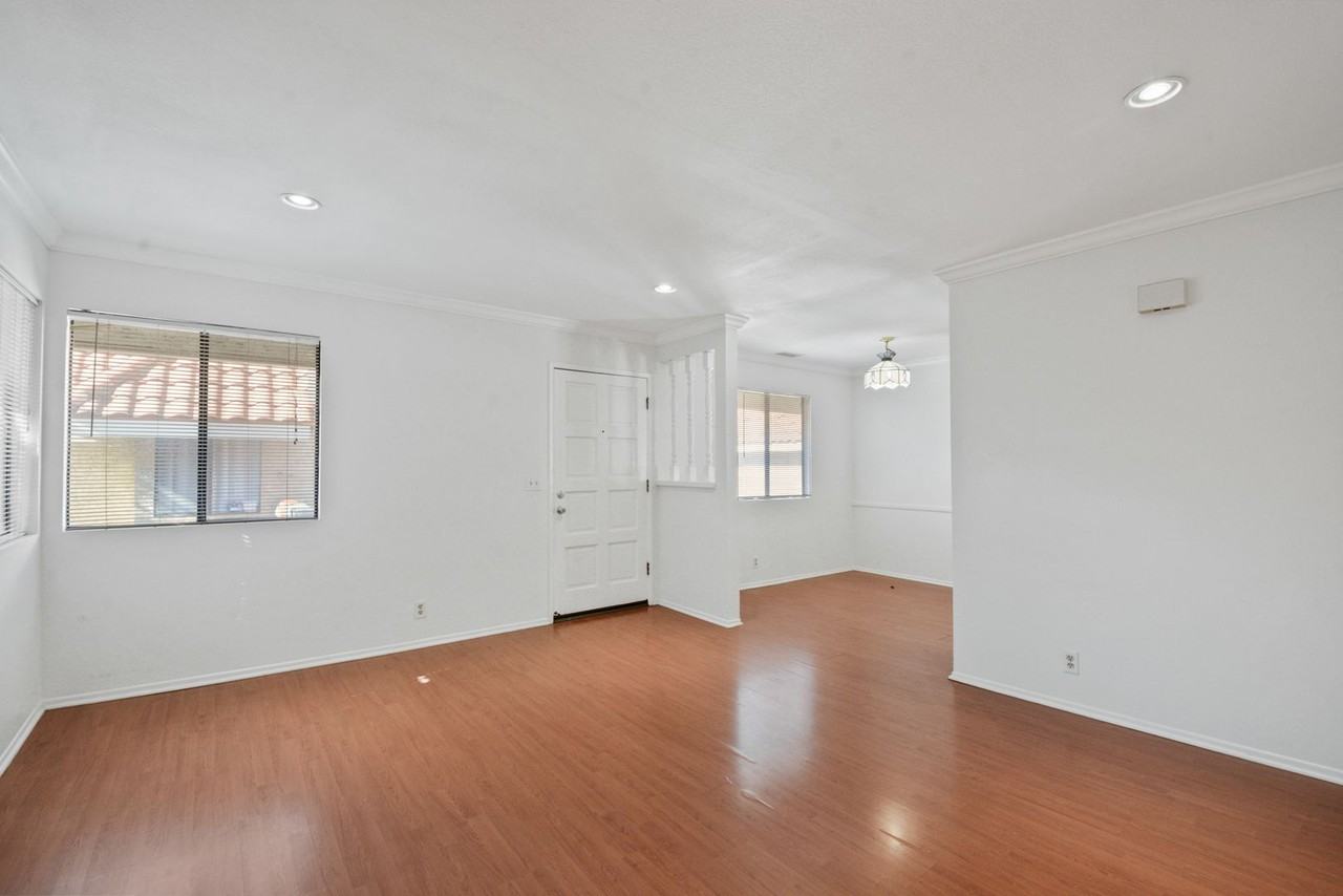 1673 E Kingsley Ave #D - Photo 4 of 11