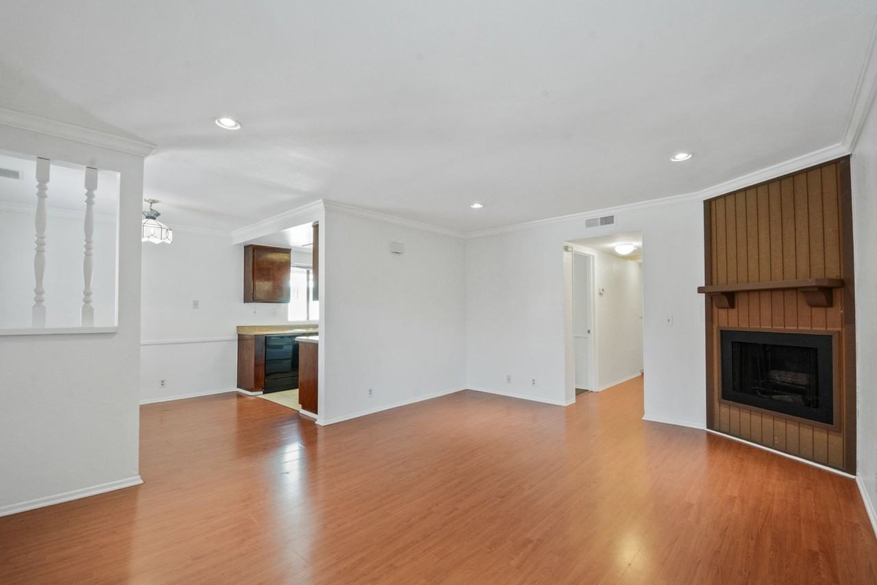 1673 E Kingsley Ave #D - Photo 5 of 11