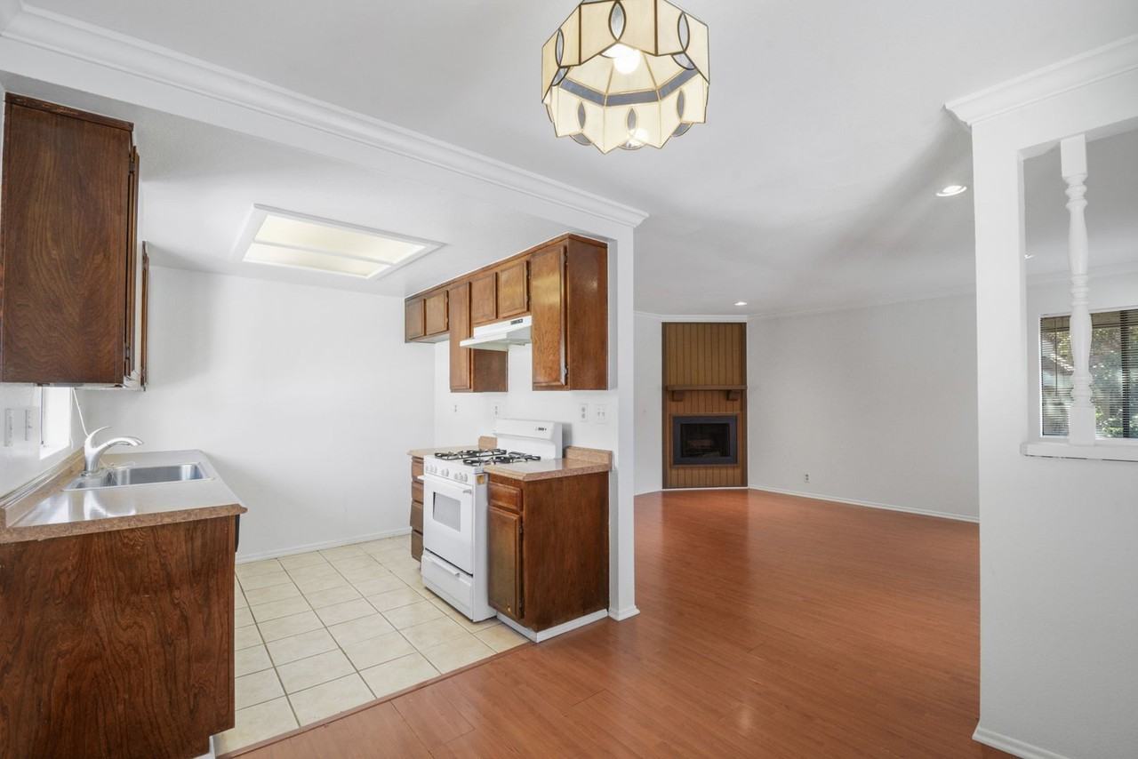 1673 E Kingsley Ave #D - Photo 7 of 11