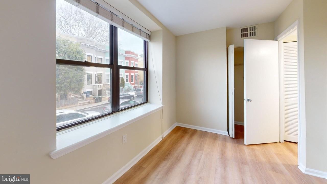 1438 Meridian Pl Nw Apt 102 #102 - Photo 5 of 14