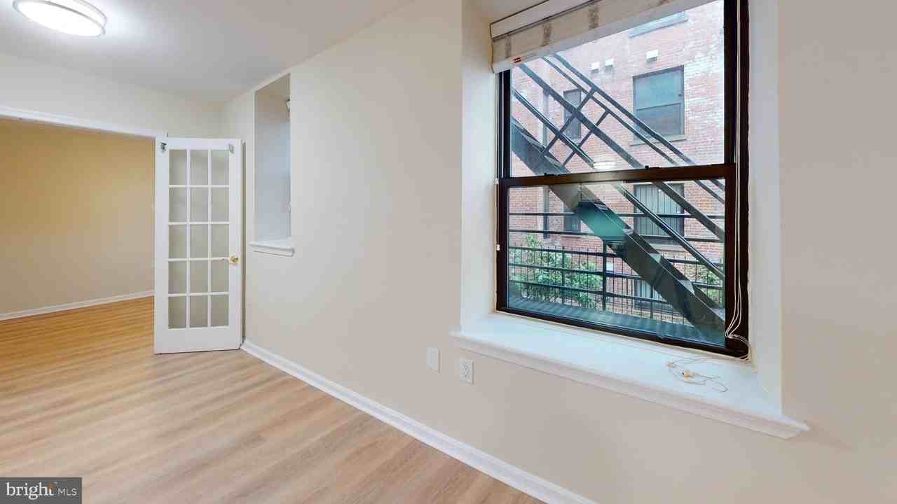 1438 Meridian Pl Nw Apt 102 #102 - Photo 6 of 14