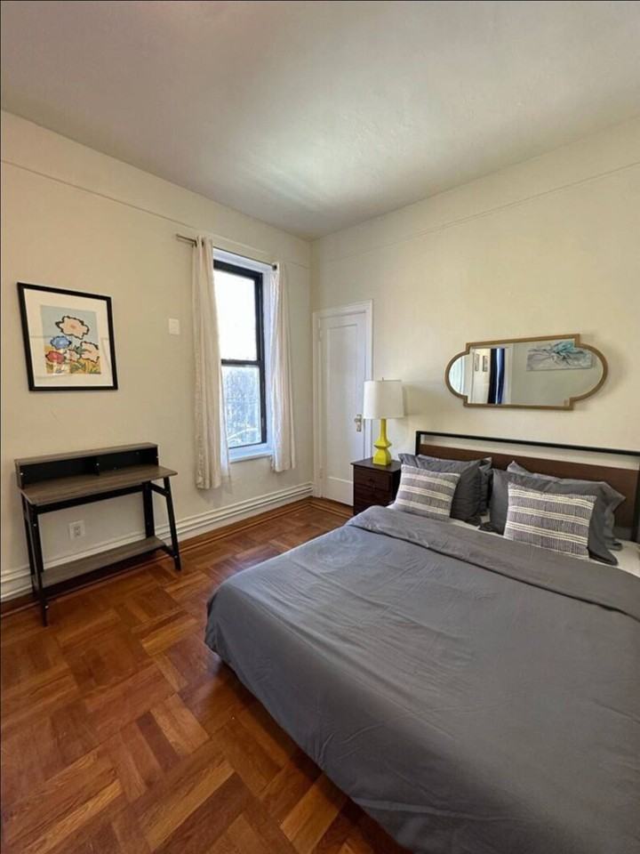 1492 1st Ave #1323947P - Photo 4 of 17